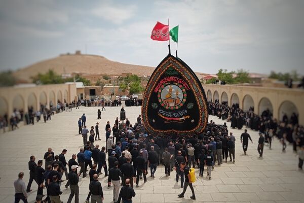 آیین سنتی نخل برداری در بنادکوک دیزه به مناسبت شهادت امام رضا (ع)