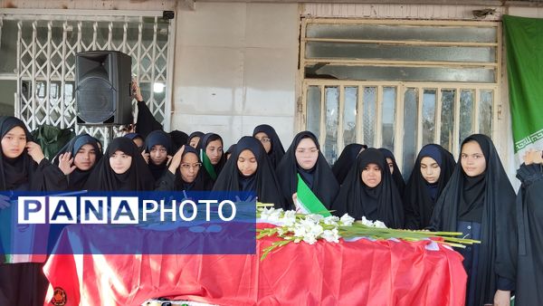 وداع با پیکر شهید گمنام در دبیرستان شهید عباسی یک مشهد