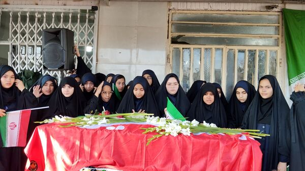 وداع با پیکر شهید گمنام در دبیرستان شهید عباسی یک مشهد