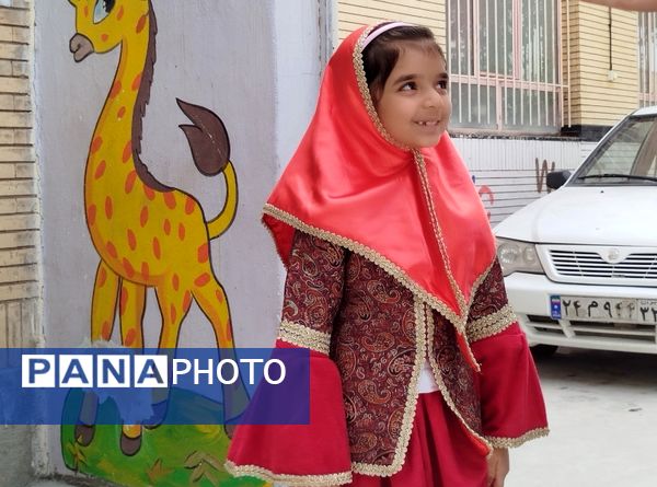 زنگ مهر در دبستان دخترانه سما با حضور مسئولان آموزش و پرورش و دانشگاه آزاد اسلامی کاشمر 