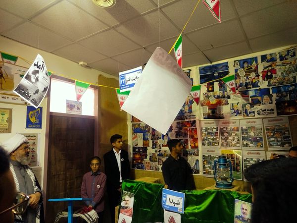 نمایشگاه «مدرسه انقلاب» دبیرستان میثاق