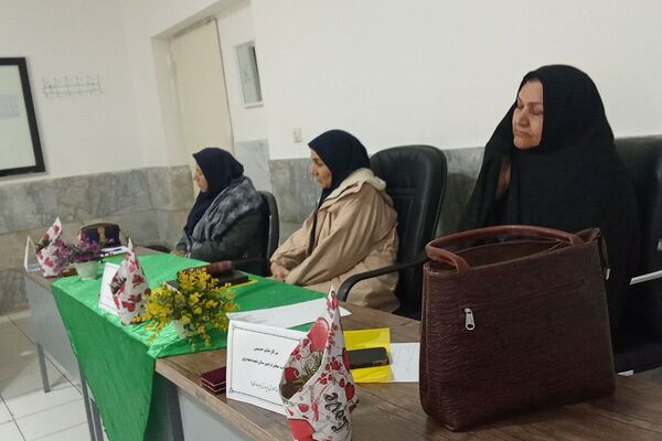 برگزاری جلسه قطبی مدیران در دبیرستان پورغلامی بهارستان‌۲
