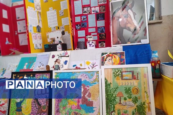برپایی نمایشگاه دست سازه ها دانش آموزان وجشنواره غذامعلمان  درمدرسه شهیدمعظم