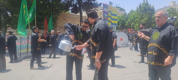 برپایی پرشور مراسم عزاداری سیدالشهدا در خیابان‌های نیشابور 