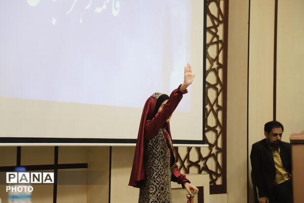  جشنواره «آینه عشق» در دبیرستان شاهد شهدای هفتم تیر 