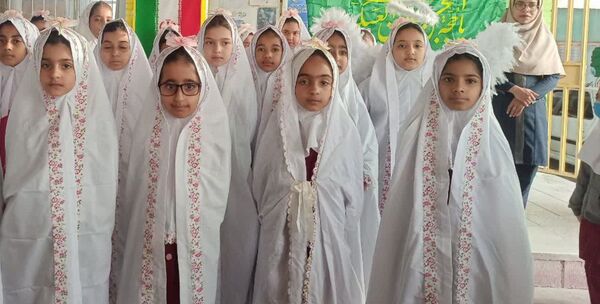 جشن تکلیف پایه سوم دبستان شهید ابراهیم تنیده در زیارت سید مظفر