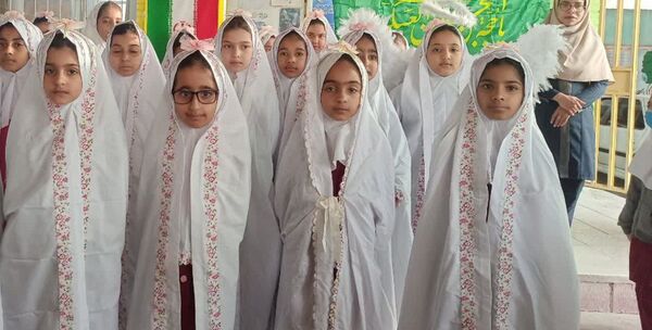 جشن تکلیف پایه سوم دبستان شهید ابراهیم تنیده در زیارت سید مظفر