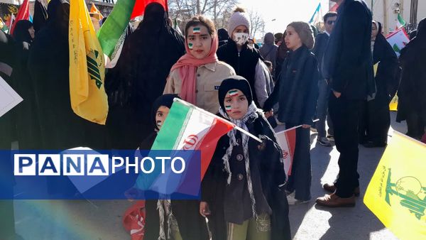 حضور پرشور مردم یاسوج در راهپیمایی ۲۲ بهمن