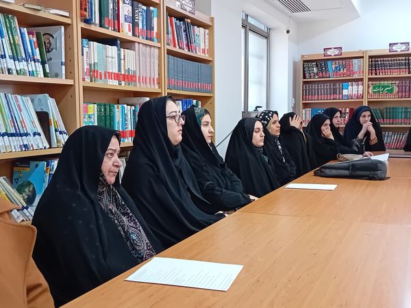 قرائت وصیت‌نامه امام خمینی(ره) در کتابخانه شهید بهشتی
