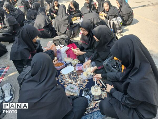 جشنواره‌ غذای سالم ؛ گامی به سوی سلامت و نشاط در مدرسه شهید لطفی