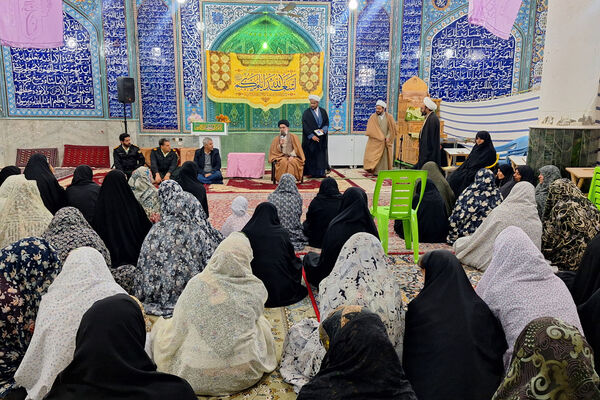 حضور  مدیر آموزش وپرورش و مسئولین شهرستان آباده در جمع دانش آموزان معتکف شهر ایزدخواست