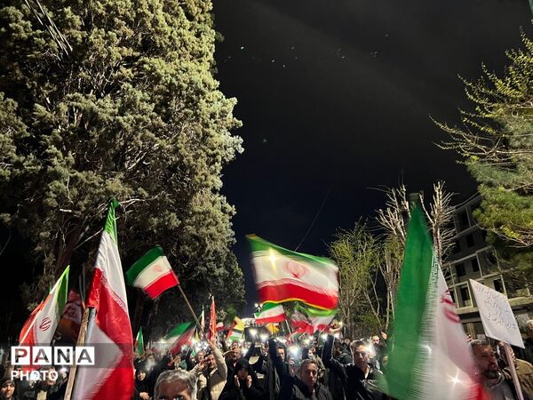 مردم همیشه در صحنه کرج در راهپیمایی هر شب 