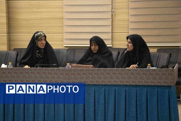 جلسه ستاد بزرگداشت مقام معلم در یزد