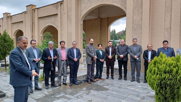تجدید پیمان با شهدا به مناسبت هفته گرامیداشت مقام معلم