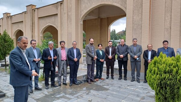 تجدید پیمان با شهدا به مناسبت هفته گرامیداشت مقام معلم