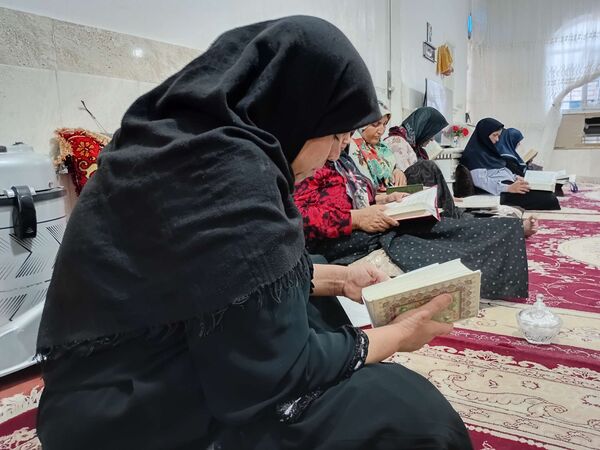جلسات قرائت قرآن در ایام محرم در خلیل آباد