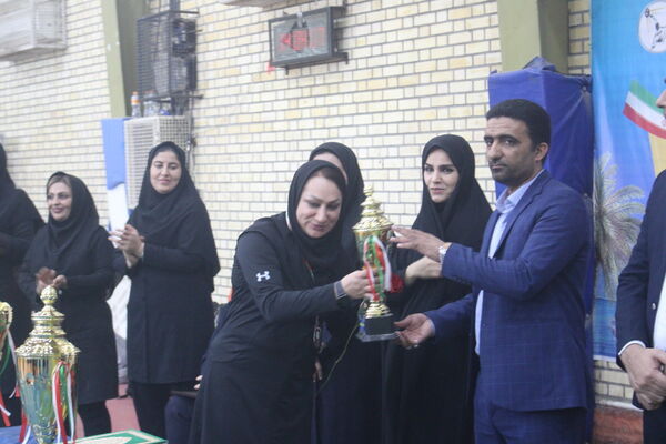 مسابقات تنیس روی میز فرهنگیان یادواره شهدای تربیت‌بدنی در سالن آزادگان استان بوشهر 