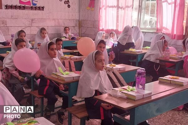 جشن شکوفه‌ها در مدارس هدی و شهید معظم شهرستان قدس با یاد دانش آموزان میناب 