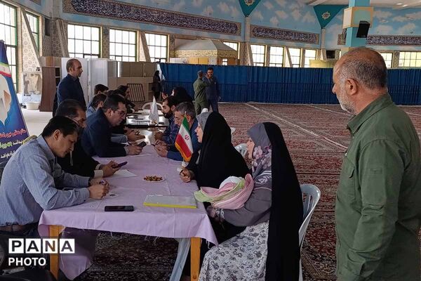 میز خدمت آموزش و پرورش خراسان شمالی در نماز جمعه؛ پاسخگویی مستقیم به مطالبات مردم