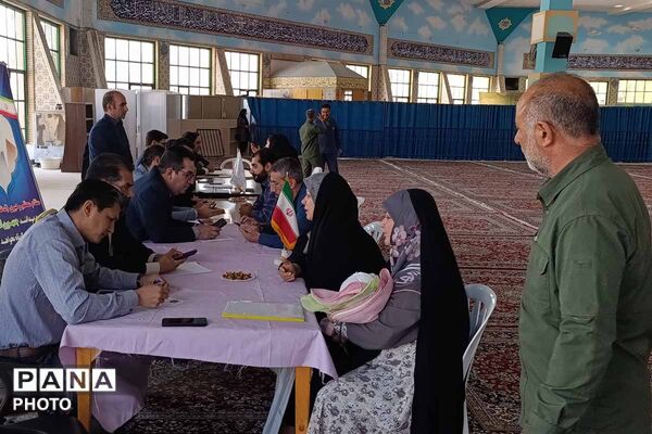 میز خدمت آموزش و پرورش خراسان شمالی در نماز جمعه؛ پاسخگویی مستقیم به مطالبات مردم