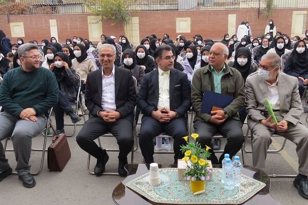 مراسم هفته پژوهش در دبیرستان بانو عفت آهنگری شهرری