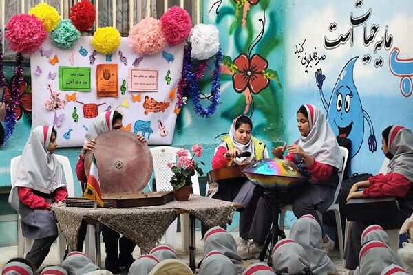 طنین انداز شدن نوای هنر در مدرسه سارا شهرستان ملارد 