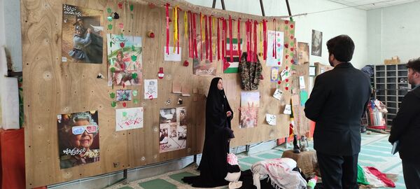 افتتاح نمایشگاه مدرسه انقلاب دبیرستان بهارآزادی 