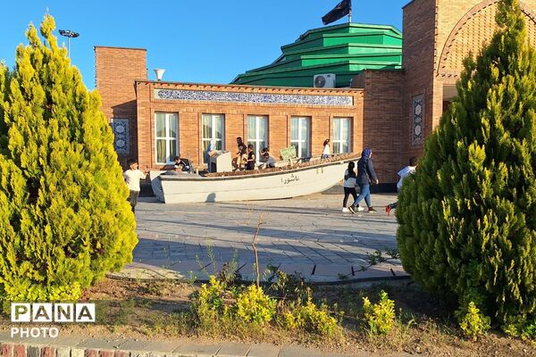 مراسم روز عرفه در جوار شهدای گمنام در پردیس