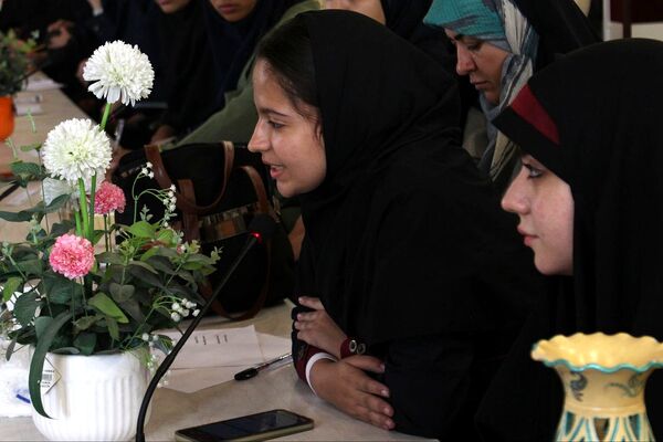 همایش بزرگداشت حافظ شیرازی در اداره آموزش و پرورش کهریزک