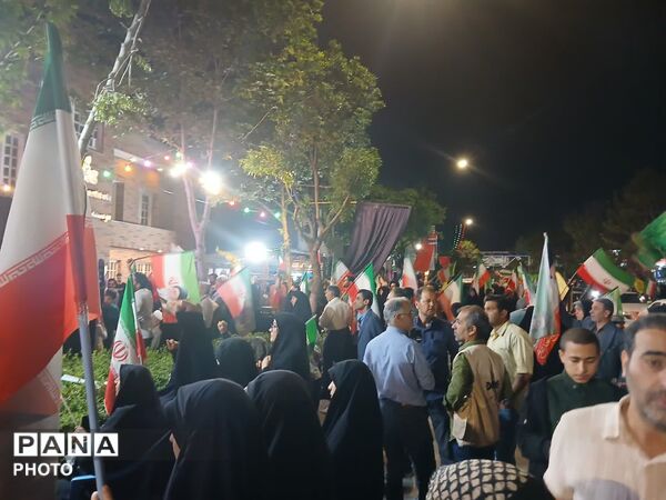 موج حماسه مشهدیان در بلوار احمد آباد 