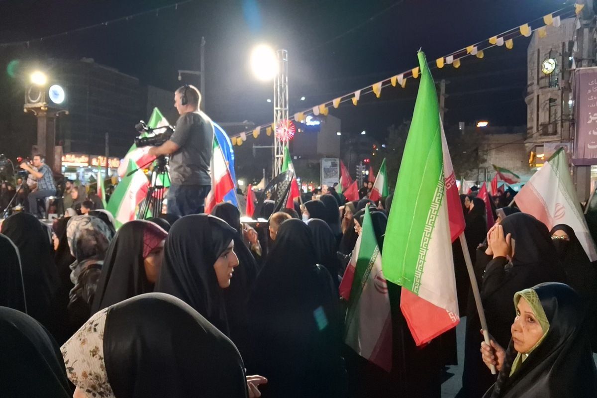 شبی پرنشاط در تجمعات شبانه رباط‌کریم