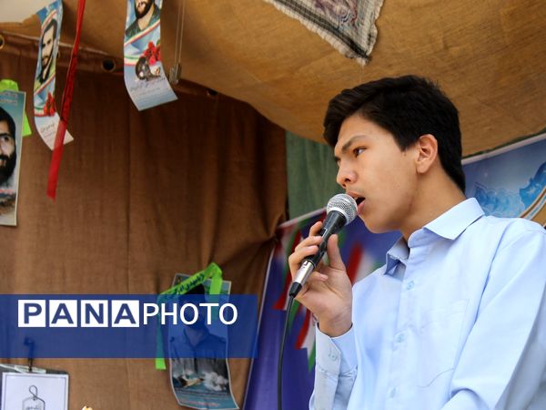 آیین نواختن زنگ ایثار و مقاومت در دبیرستان شاهد معراج