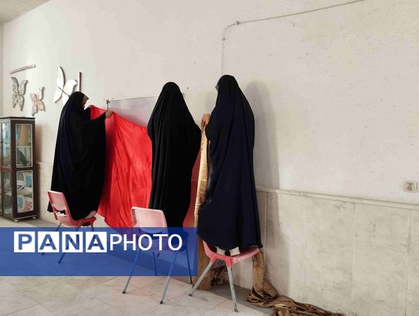 برگزاری نمایشگاه انجمن اسلامی در شهرستان سملقان