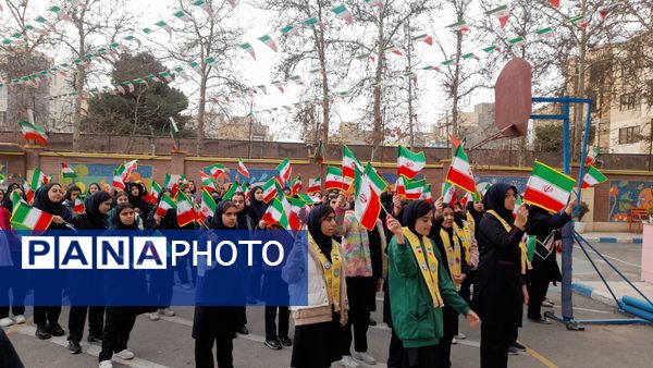 همایش یاوران مقاومت‌ و ایثار در دبیرستان شهید زارع ناحیه۳ کرج