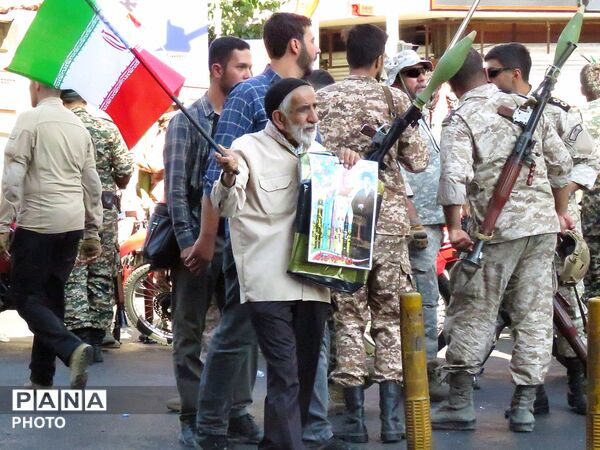 ۳۱۳ هزار جان‌فدا؛ روایت حماسه‌ای که در قاب‌ها ماندگار شد