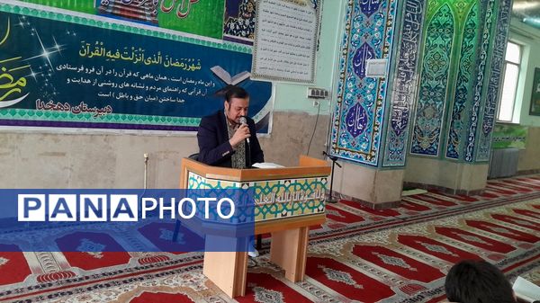 برگزاری محفل انس با قرآن در دبیرستان دهخدا ناحیه 2 کرج 