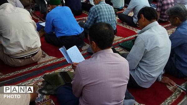 قرائت دعای عرفه در مسجد جامع  نیشابور-۱