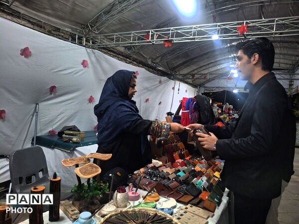برپایی غرفه‌های عرضه محصولات بانوان کارآفرین؛ حمایت از مشاغل خانگی و رونق اقتصاد خانواده