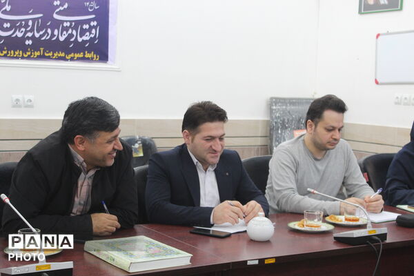 نشست خبری مدیر آموزش‌وپرورش گلوگاه با خبرنگاران 