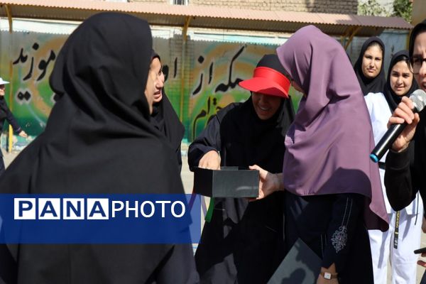 هفته تربیت‌بدنی با شور و انرژی در دبیرستان شاهد مرضیه 