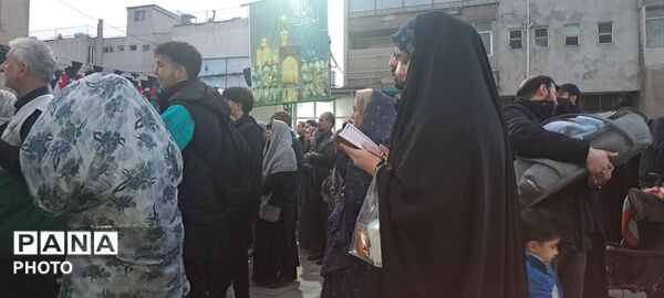 حضور مردم کرج در لحظه تحویل سال 1405