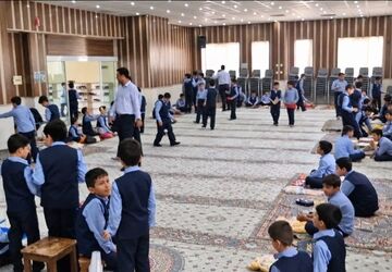 یادگیری شیرین ریاضی در فروشگاه کلاسی پنجم دبستان شاهد یاس سرام
