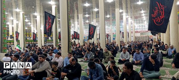 آیین گرامیداشت چهارمین ماهگرد شهادت «رهبر شهید» و شهدای دانش‌آموز دبستان شجره طیبه میناب