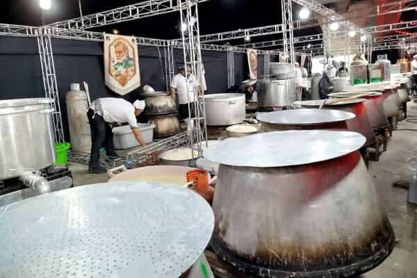 اربعین است و جهان یکسره هیأت شده است