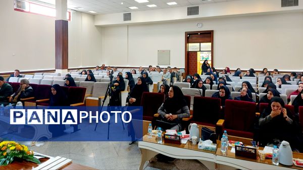  تقدیر از مدیران بازنشسته و همکاران اسبق آموزش و پرورش ناحیه شش