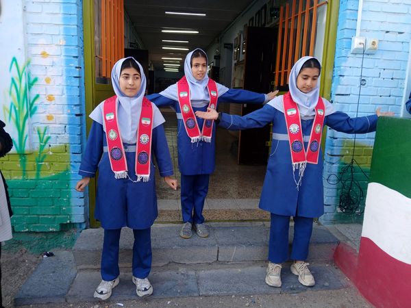 مراسم صبحگاهی در مدرسه دخترانه بنت الهدی صدر۲ 