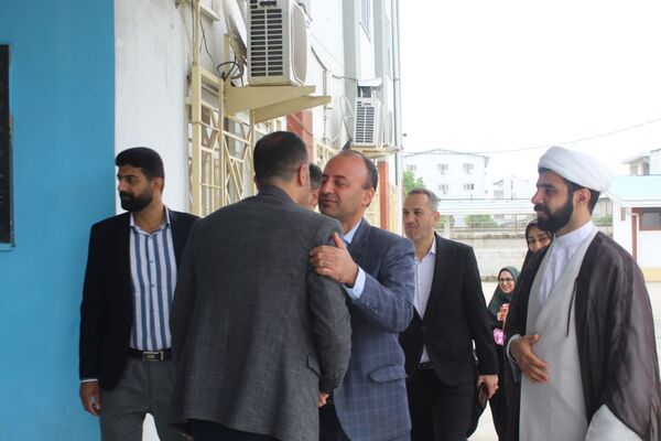 بزرگداشت مقام معلمان در مدارس گلوگاه 