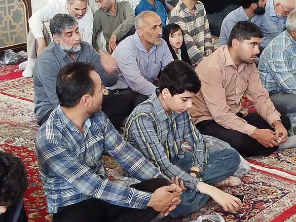 حضور پرشور جوانان و نوجوانان در نماز جمعه کاشمر