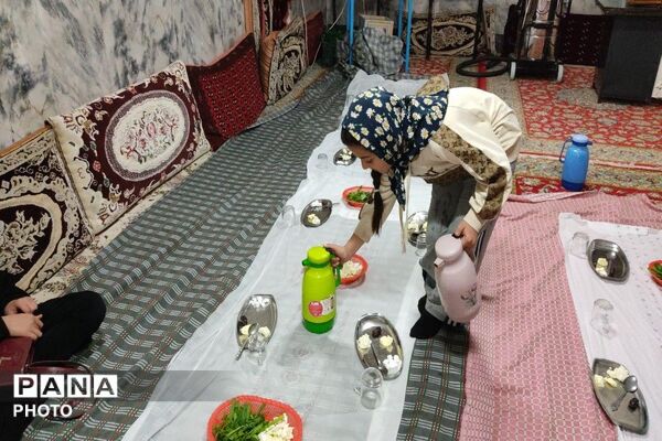 سفره های ساده افطاری در شهر بار نیشابور