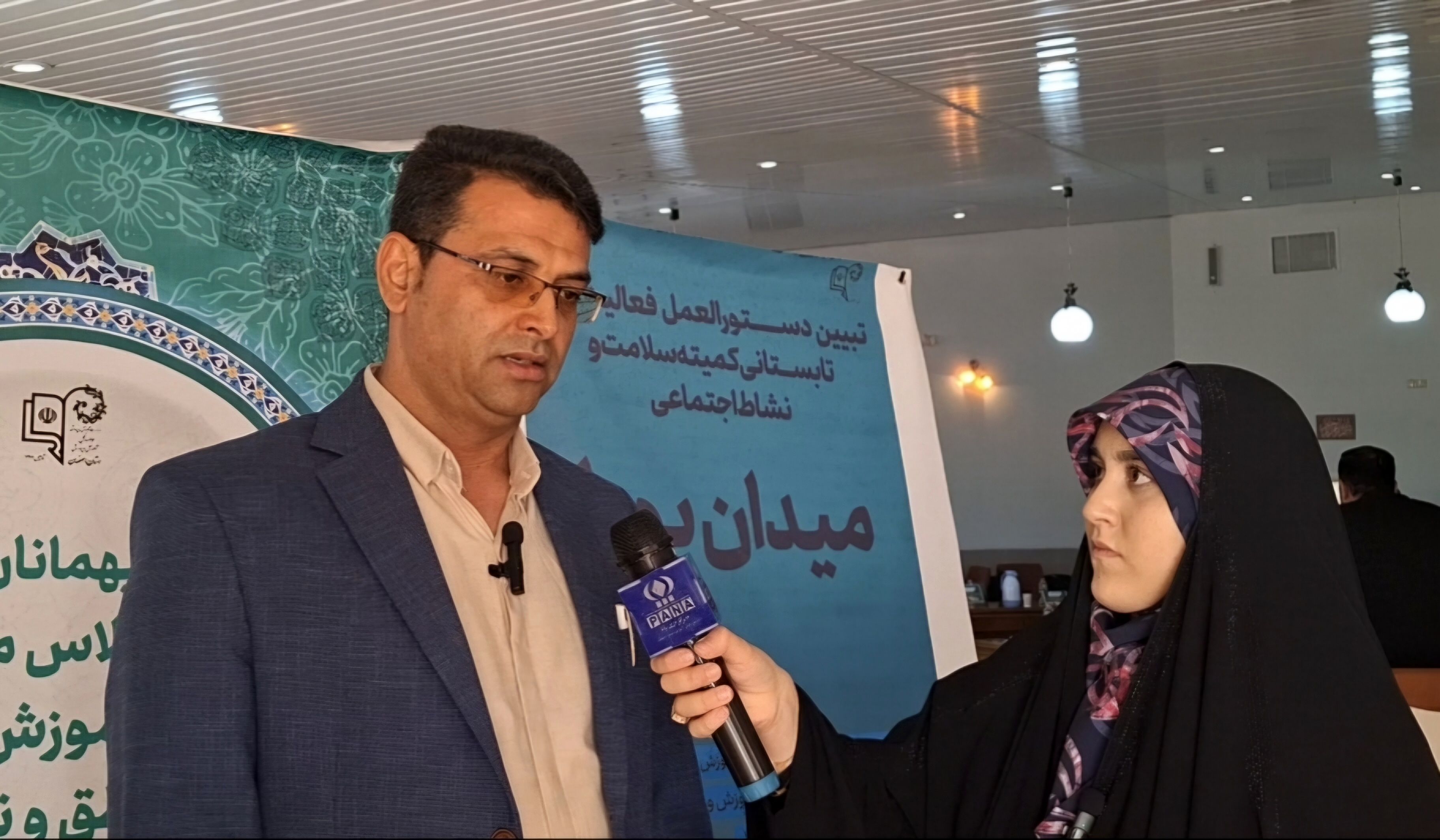 تجهیز مدارس ورزنه به امکانات هوشمند تا مهرماه